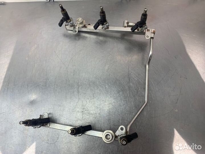 Топливная рампа Mercedes E-Class W211 M272 3.5I