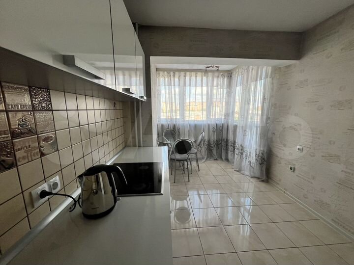 2-к. квартира, 63 м², 8/10 эт.