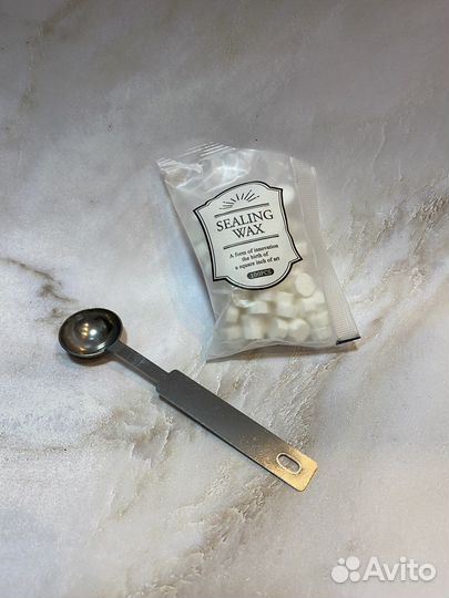Сургуч белый и ложка для сургуча