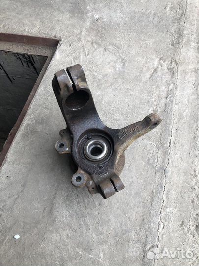 Поворотный кулак mazda 3 bk