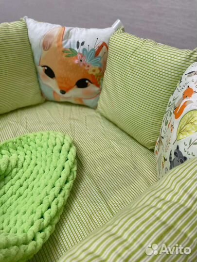 Бортики, одеялко, простынка в кроватку новые