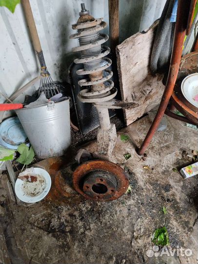 Стойки передние на ауди 80