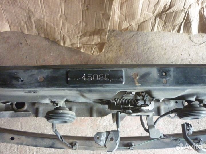 Рамка радиатора Toyota wish