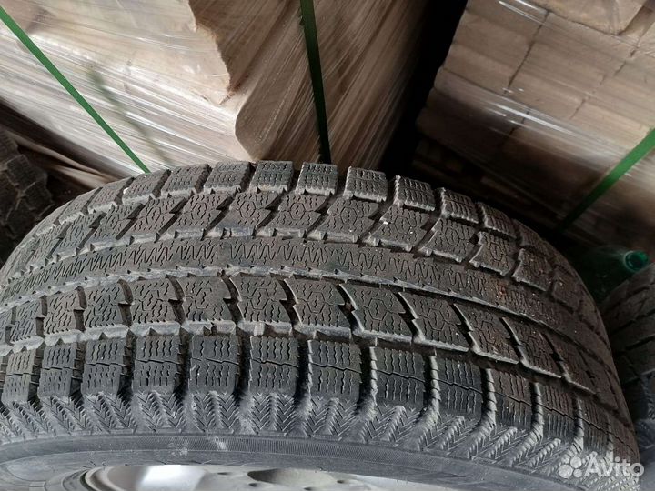 Toyo Observe GSi-5 235/70 R16