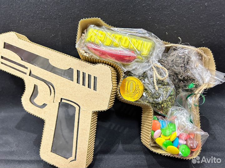 Подарок на 23 февраля парню, мужу, папе, брату