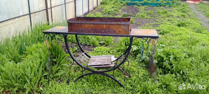 Мангал с шампурами