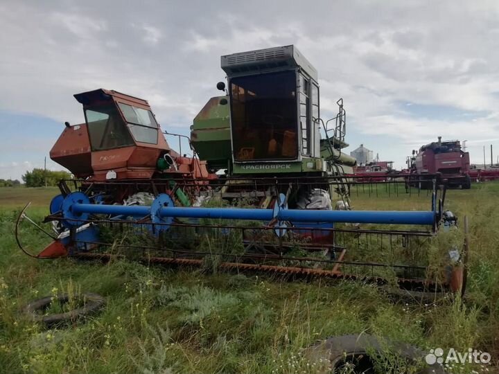 Жатки комбайна енисей 1200. Передний комбайн жатка ЛТЗ.