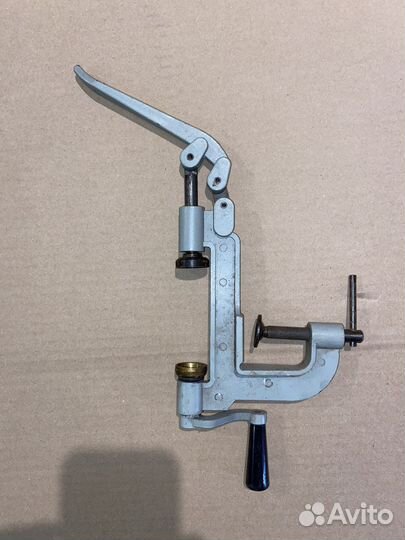 Настольная закрутка для патронов