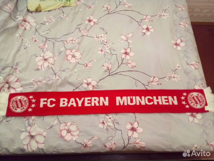 2 шарфа(фанатов) Бавария Мюнхен и Локомотив Москва