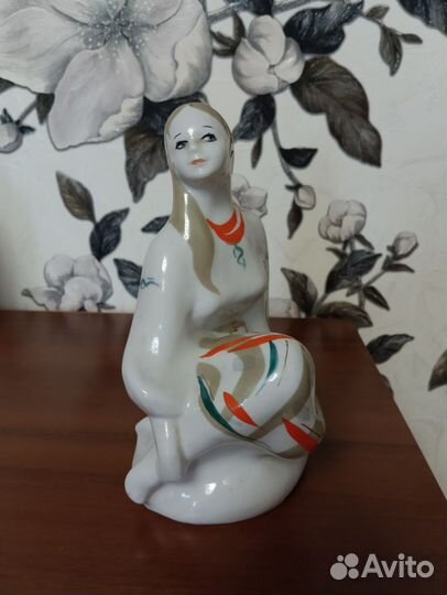 Фарфоровая статуэтка,Девушка, СССР