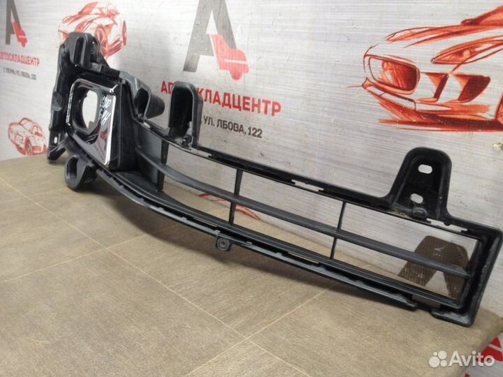 Решетка бампера правая Toyota Land Cruiser 200