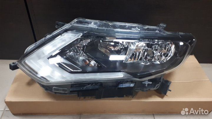 Фара передняя левая Nissan X-Trail T32