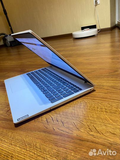 Lenovo / Intel Core i7 / 16GB / 1920x1080 /1TB+256