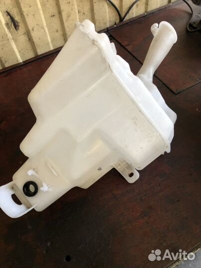 Продается бочек омывателя hyundai i30