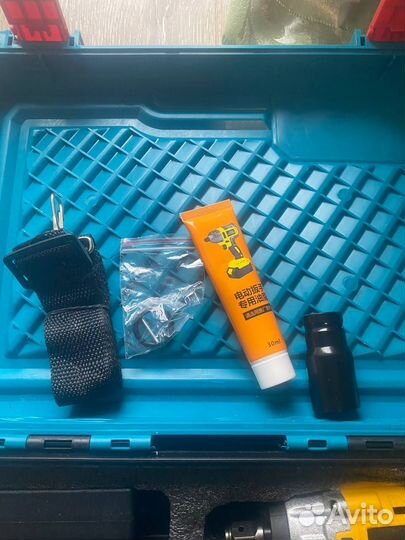 Гайковерт ударный аккумуляторный