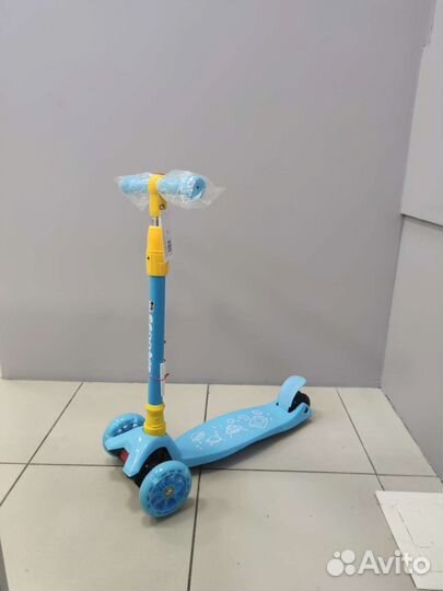 Самокат детский четырехколесный голубой 3750190