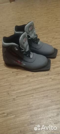 Лыжные ботинки р.35