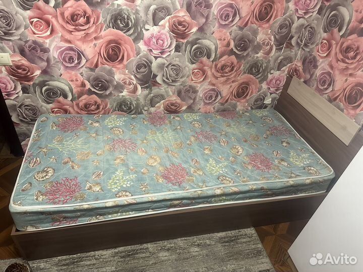Кровать с матрасом бу