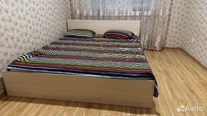 Кровать двухспальная с матрасом бу 160 200