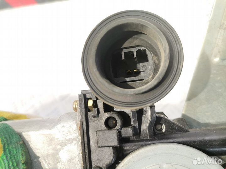 Стеклоподъемник электрический задний правый Toyota