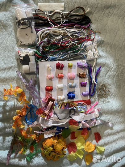 Ленты, шнурки, резинки, листочки