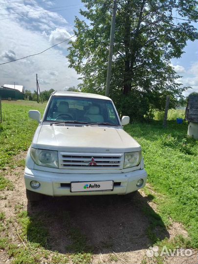 Mitsubishi Pajero iO 1.8 AT, 1998, 305 000 км