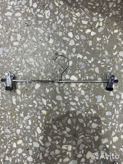 Вешалка для брюк или юбок