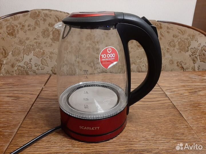 Чайник Scarlett с подсветкой 1.7 литра