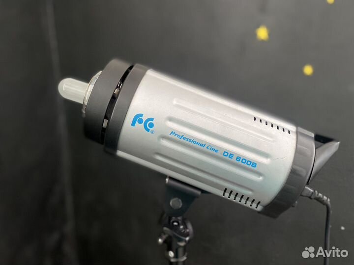 Моноблок Falcon Eyes DE-600B