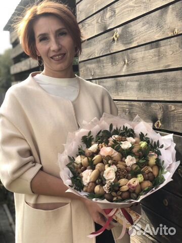 Съедобные ореховые клубничные букеты 1 сентября