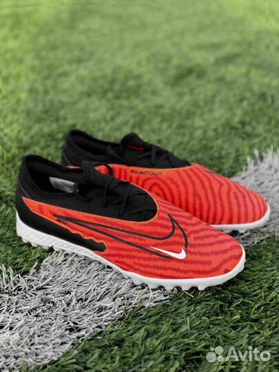 Сороконожки Nike React Phantom Red