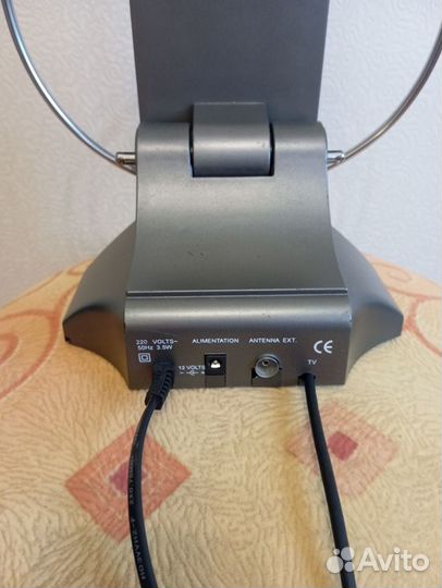 Антенна комнатная с усилителем