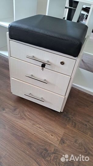 Тумба- пуф для офиса