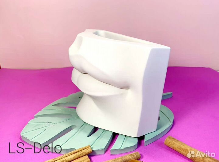 Силиконовая фoрма молд Губы Давида кашпо