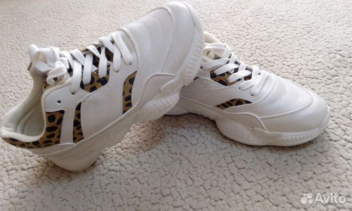 Кроссовки новые 38.5