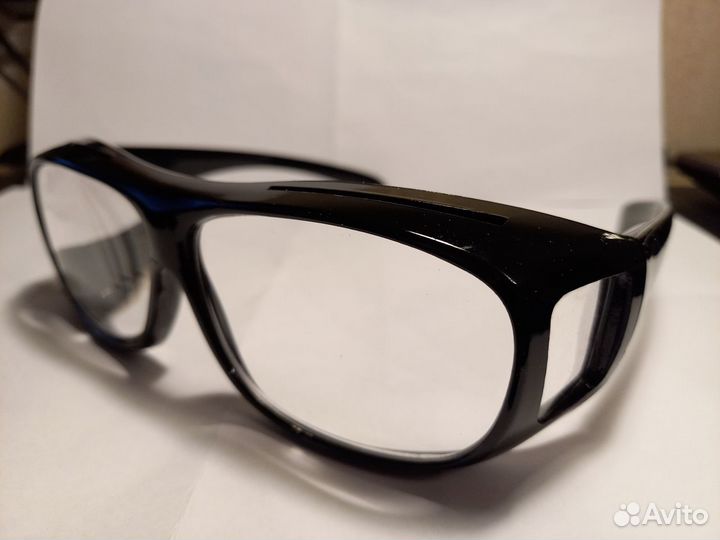 Защитные очки-лупа