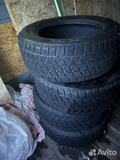 Bridgestone Blizzak DM-V2 265/60 R18