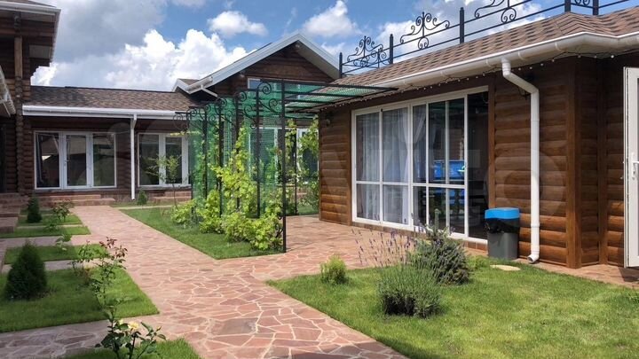 Комната 16 м² в 5-к., 1/1 эт.