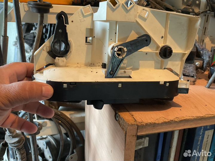 Блок управления печкой Мицубиси carisma