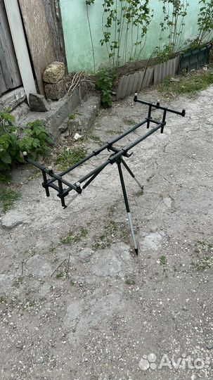 Род-под на 3 удилища на треноге
