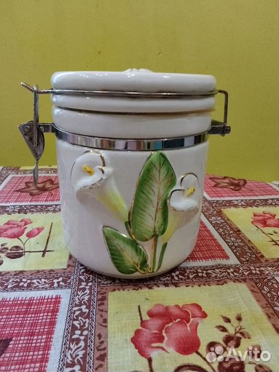 Декоративные банки для сыпучих продуктов