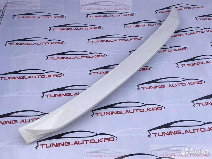 Спойлер под стекло Toyota Land Cruiser 200 P7686