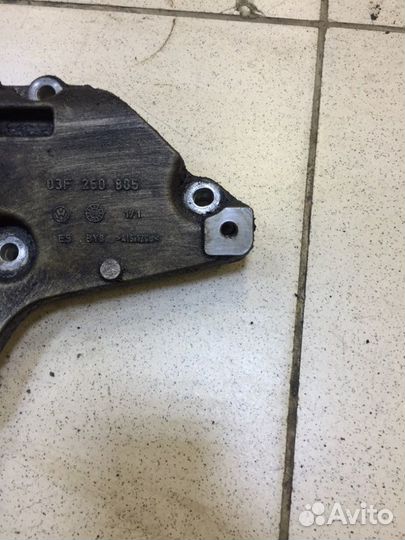 Кронштейн вспомогательных агрегатов Volkswagen