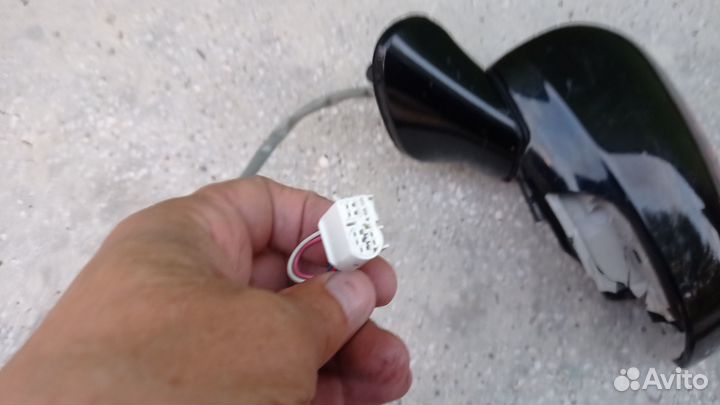 Зеркало левое на автомобиль Toyota Wich