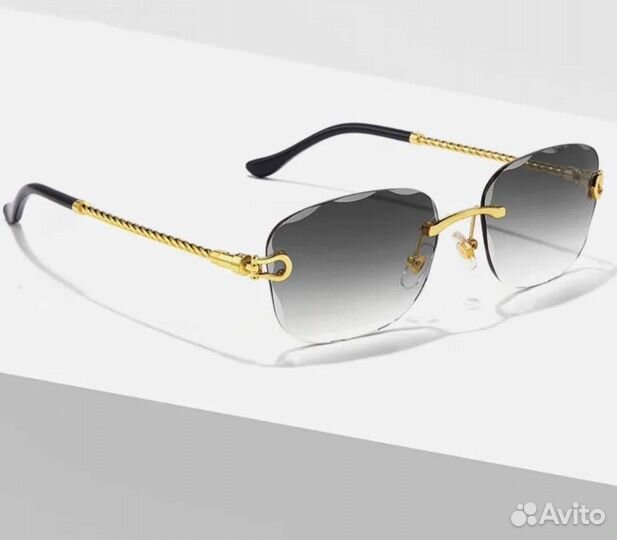 Очки солнцезащитные