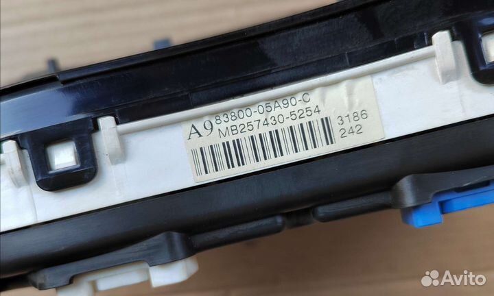 Панель приборов Toyota Avensis 2 T250 2003-2008