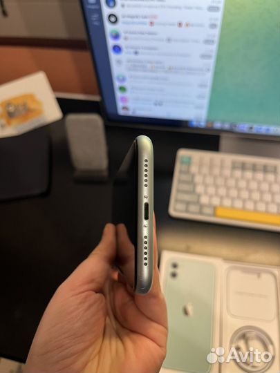 iPhone 11, 64 ГБ