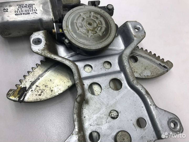 Стеклоподъем перед прав Daihatsu Gran Move 2000 г