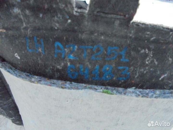 Обшивка багажника левая Toyota Avensis AZT251