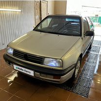 Volkswagen Vento 1.8 MT, 1992, 350 000 км, с пробегом, цена 170 000 руб.